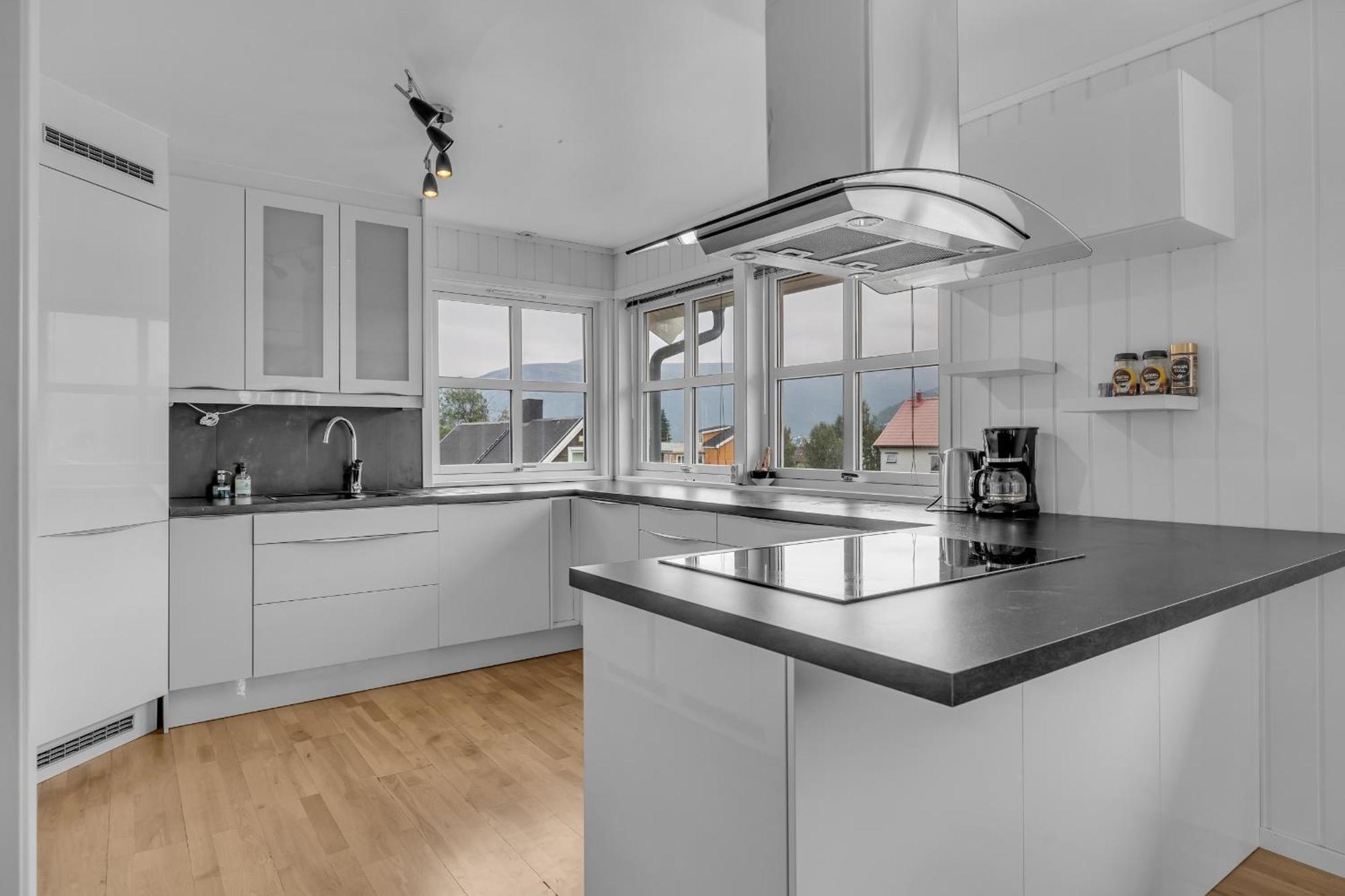 Central Large Modern House With A View Tromso Ngoại thất bức ảnh