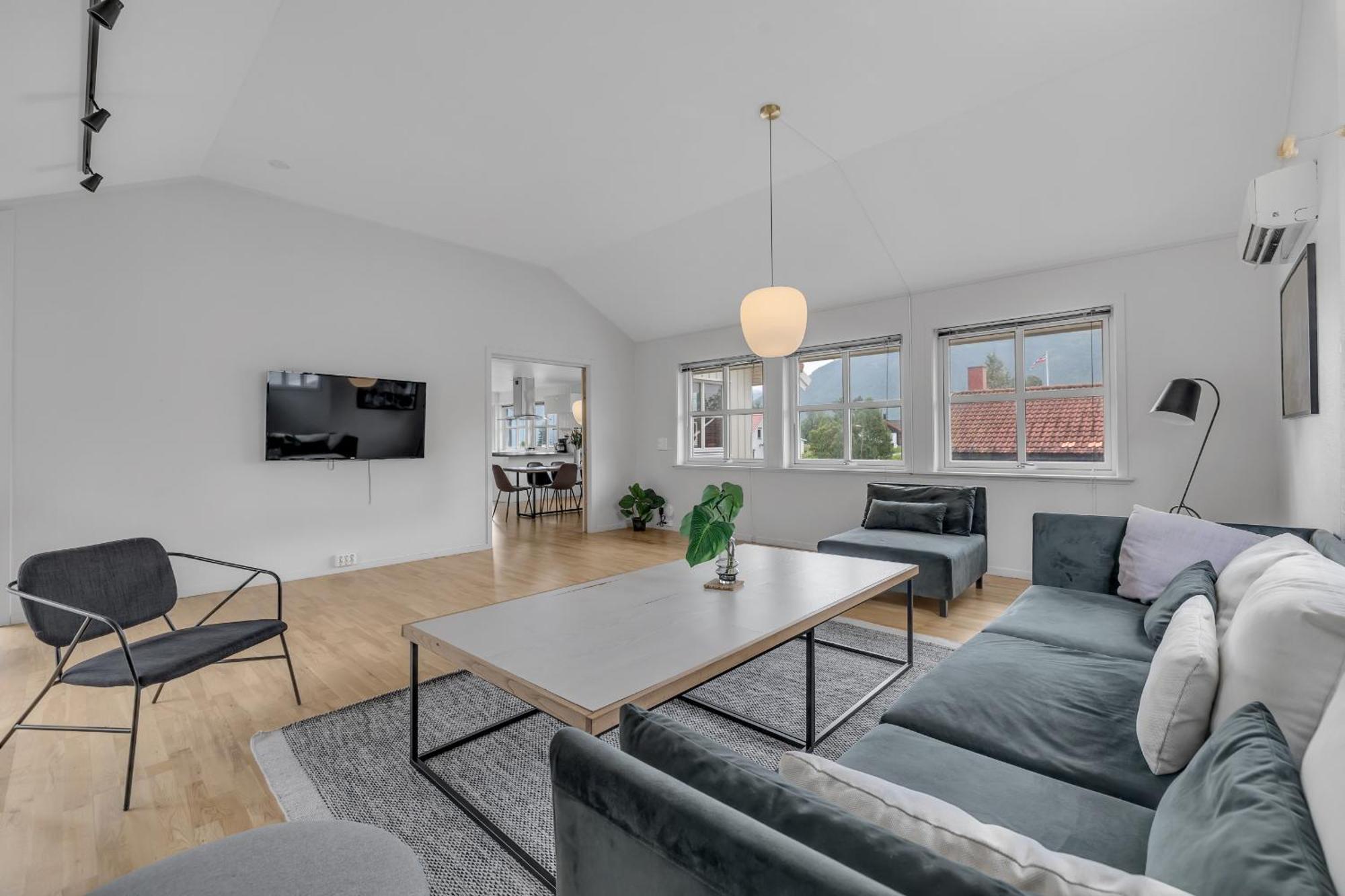 Central Large Modern House With A View Tromso Ngoại thất bức ảnh